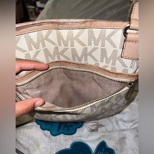 Michael kors cross body purse